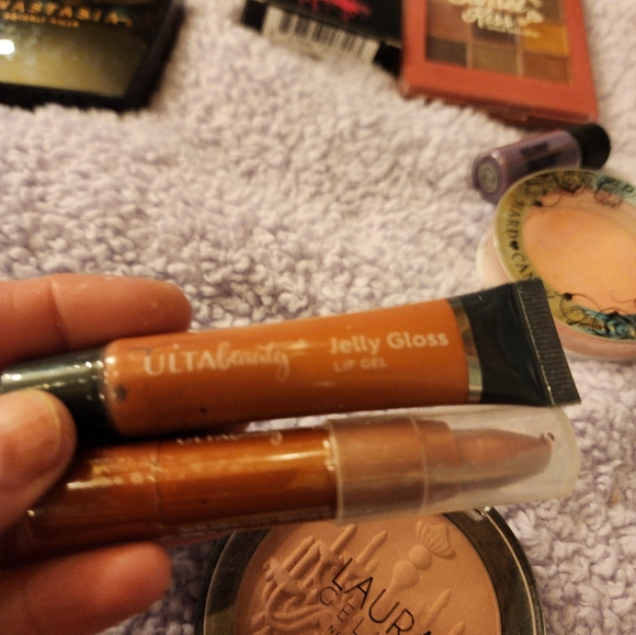 Multiple makeup kit - Picture 7 of 16